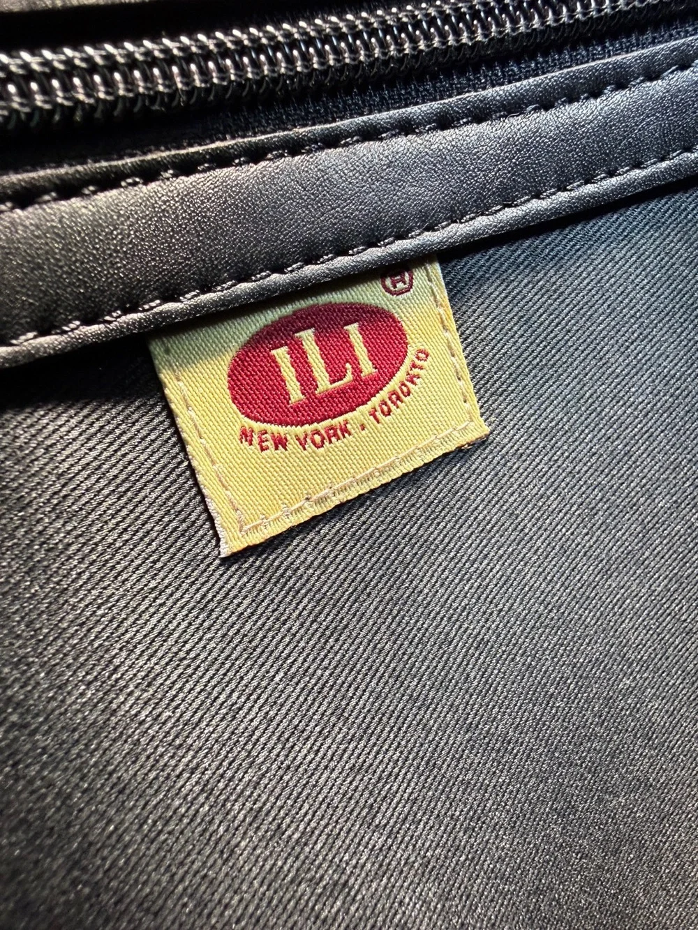 ILI Black Leather Briefcase Messenger Bag - Men
